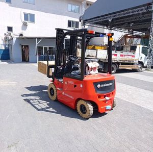 ストックバイオリジナルフォークリフト。1.5トンドライブリフトスタッカーフォークリフト。