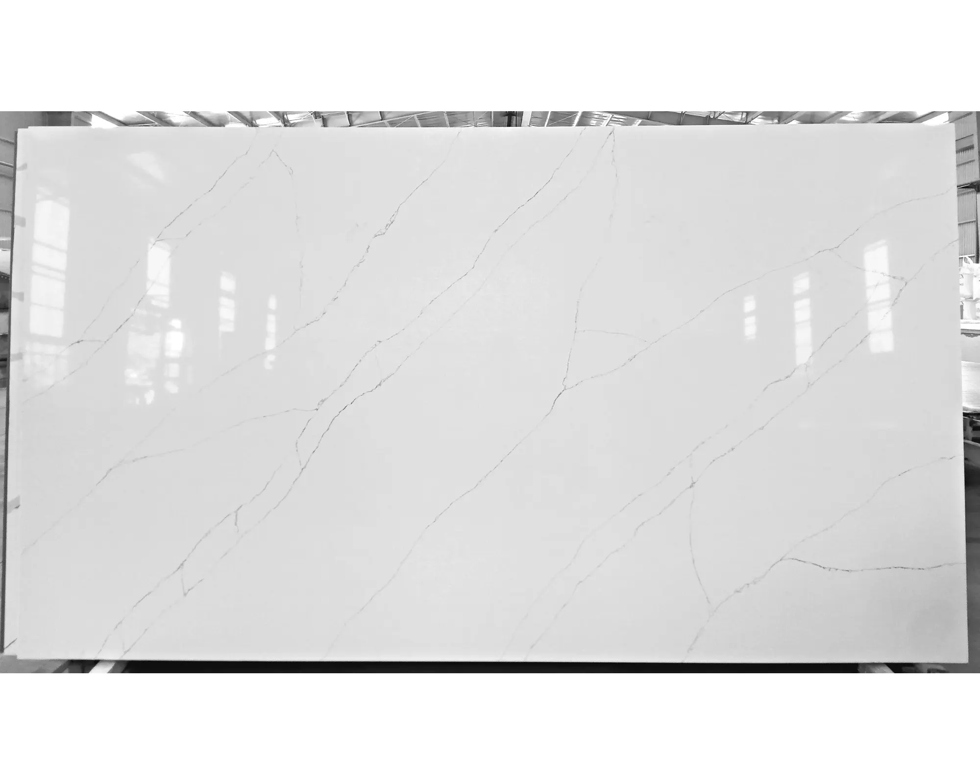 LQ-833 Revestimento de parede de pedra artificial de bancada de quartzo branco, azulejos exteriores, superfície real do solo, flexível externa