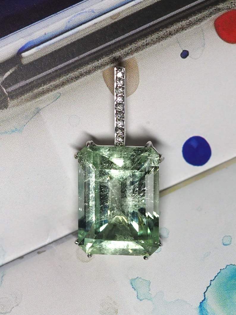 สีเขียว