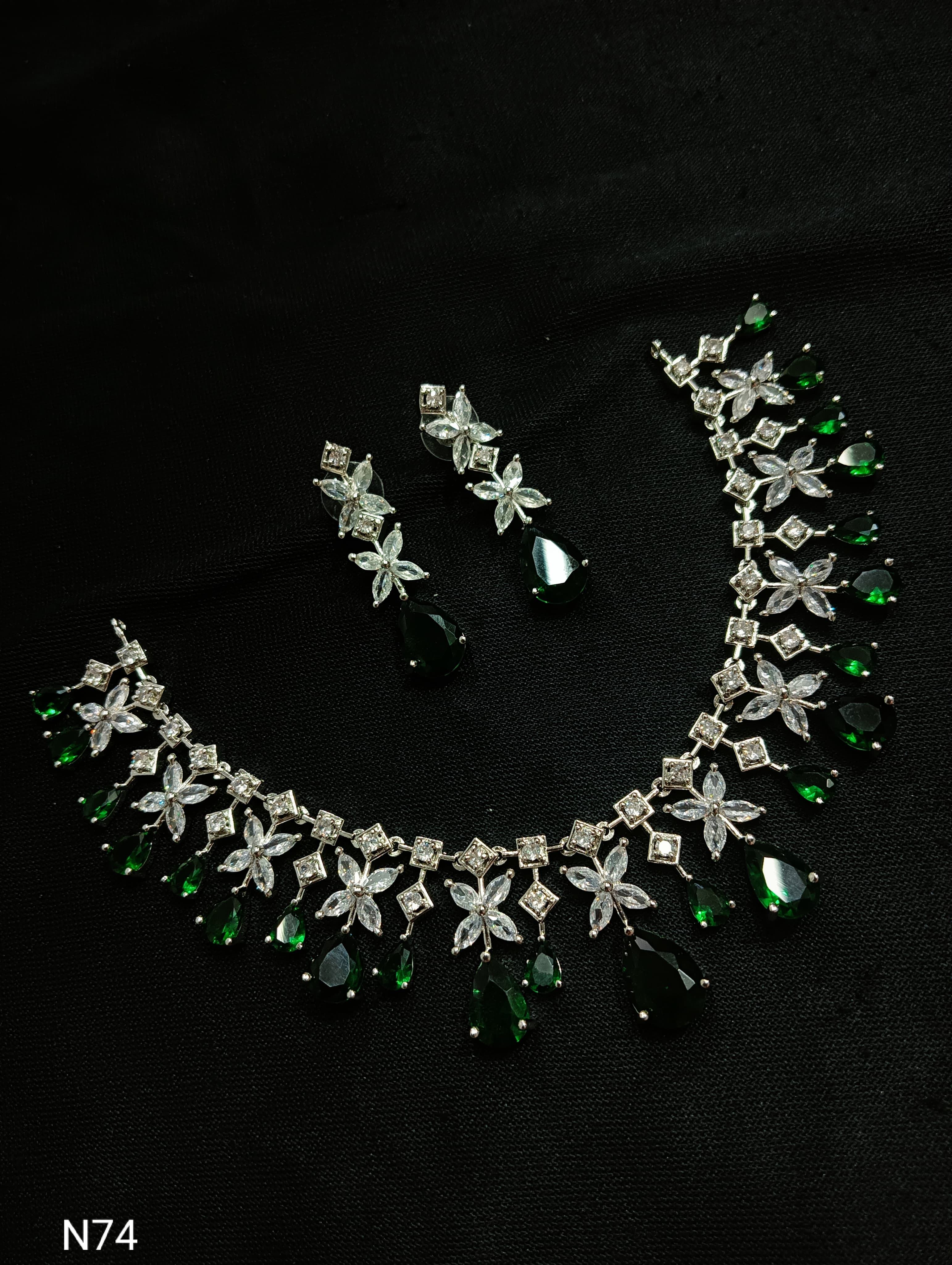 สีเขียว