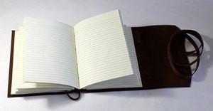 Festgebundenes braunes Lederausschlag 3 Verschlussblätter 150 Blätter mit Karte Reisepoem innen bedrucktes Lederausschlag Notizbuch - Product Image 5
