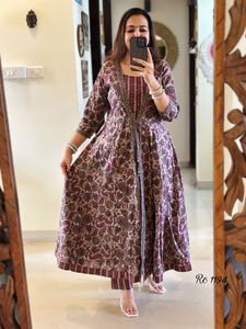 איכות חדשה מובטחת כמו בד תצוגה וסטיץ ישר kurta סט נשים מודפס