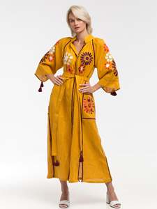 新しい独占花刺繍フォークエスニックウクライナロングバルーンスリーブエスニックウクライナのドレス