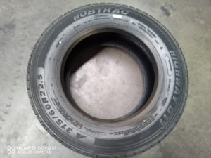 HUBTRACセルビア9R22.5 ECE認定トラックタイヤヨーロッパ製Howoモデル材料ドライブチューブレスニューUSA 385/55R22.5