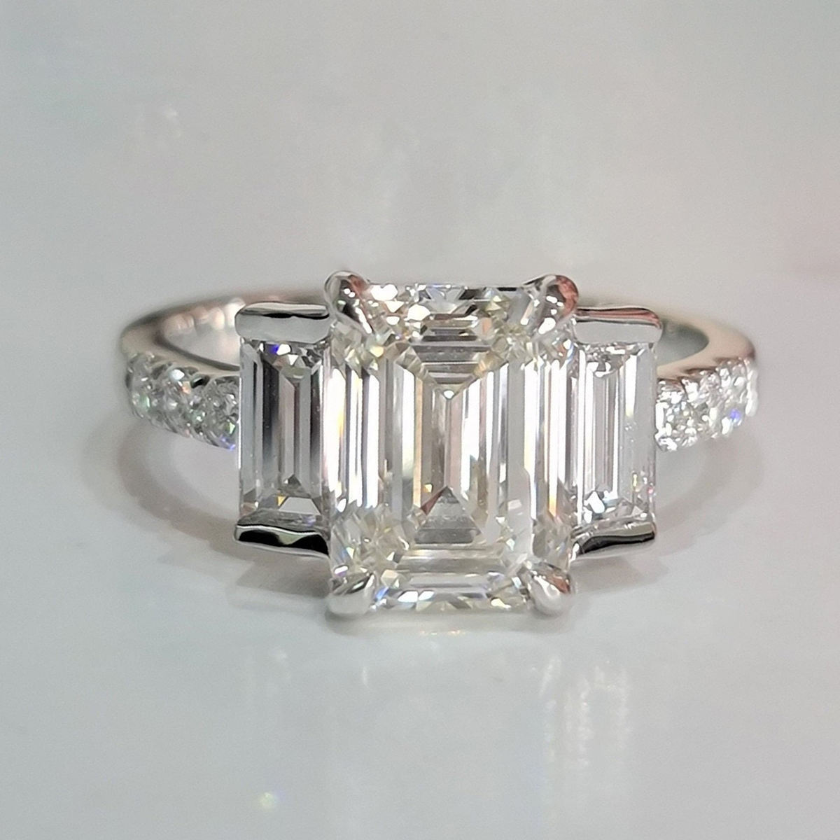 White Gold / Silver