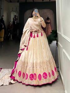 インドのパキスタンの結婚式のためのパーティーの特別な機会のためのデザイナーの純粋なシマーSilk <span class=keywords><strong>Lehenga</strong></span> CholiオンラインショッピングSurat India