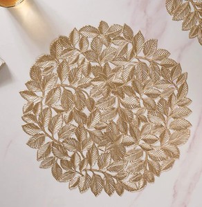 Tendência Design Folha De Ouro Padrão Metal Placemat Cozinha Decorativa & Mesa Decoração Metal <span class=keywords><strong>Placemats</strong></span> para Home Hotel Restaurante