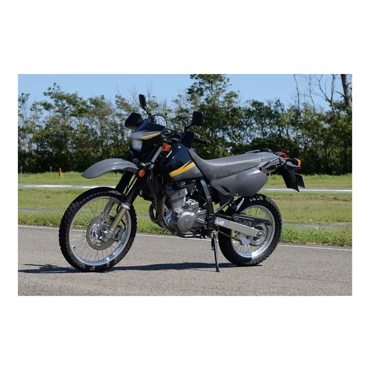 かなり使用されている高速オフロードSur Ron Suzuki DR650ダートバイクファットタイヤeバイクバイクEダートバイクオートバイ大人用