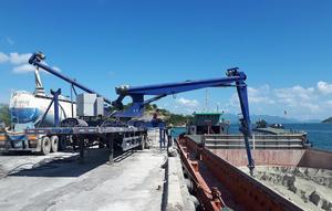 Semi Trailer Conveying <strong>System</strong> SHIP UNLOADER VESSEL Easier for Transportation Everywhere on Public Road to <strong>Unloading</strong>