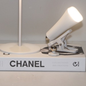โคมไฟตั้งโต๊ะป้องกันดวงตาแบบ3 in 1แม่เหล็กชาร์จไฟได้หลากหลายแบบ - Product Image 2