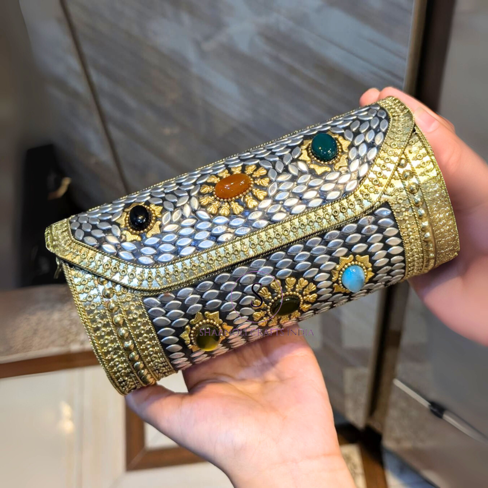 สีขาวอบอุ่น