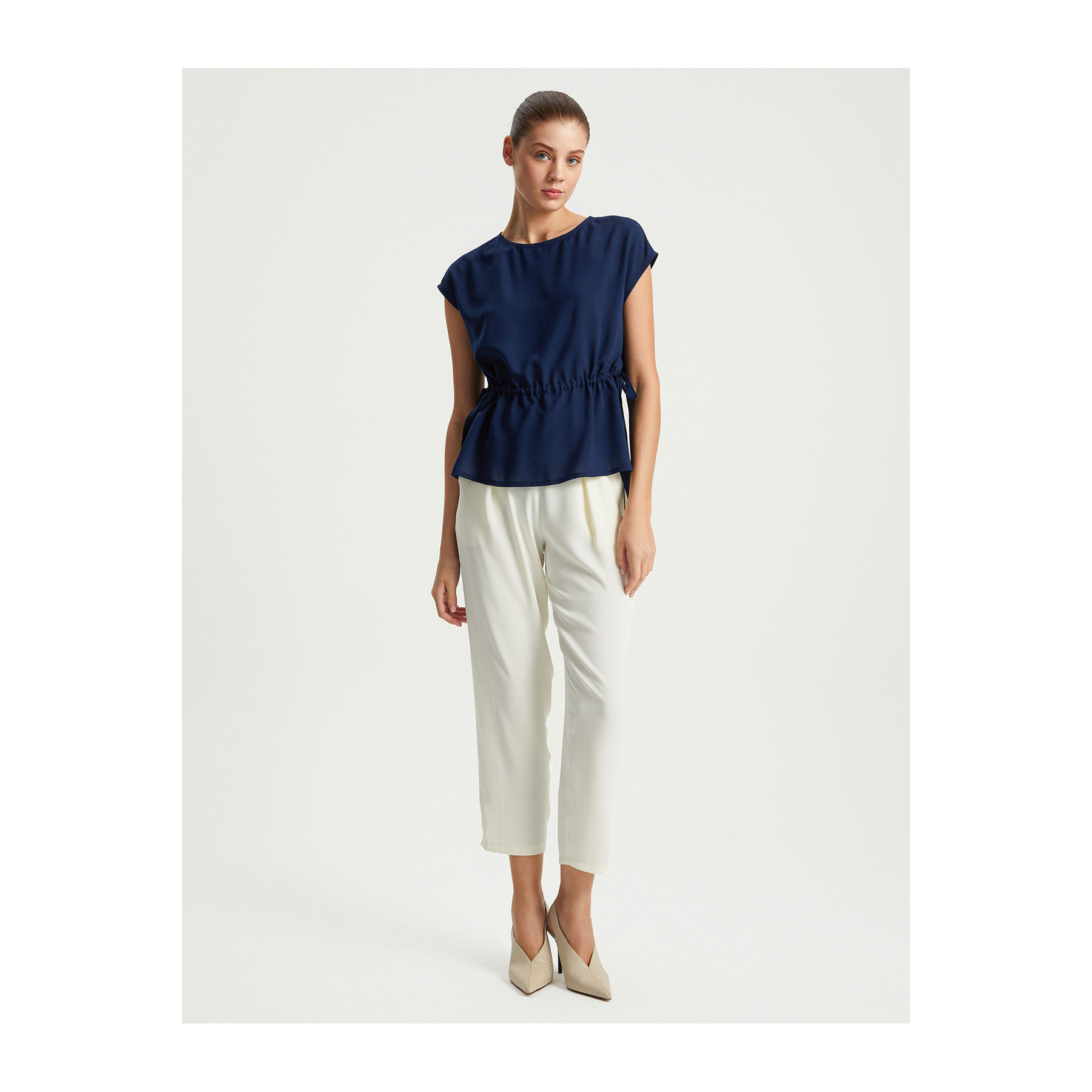 สีกรมท่า