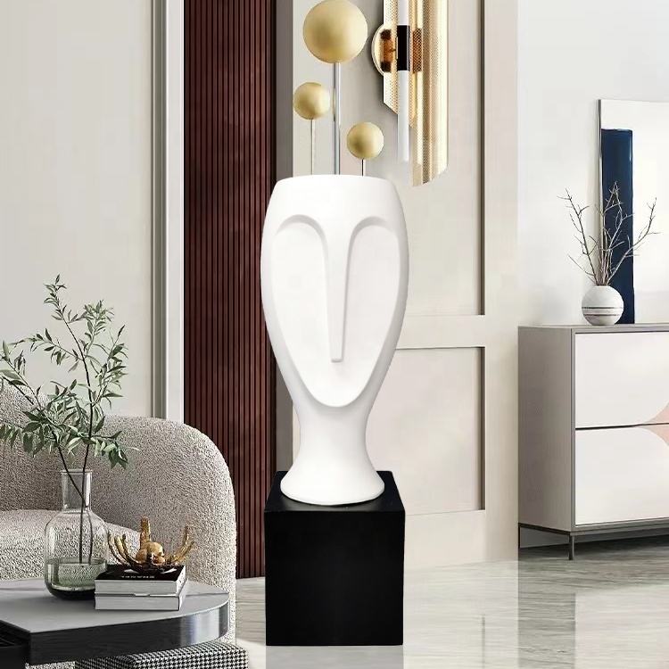 White face pot