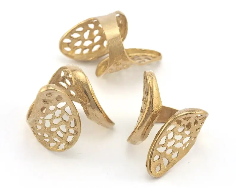 Exclusive Jewellery Gold Plated Brass Circular Shape Wings Ring Adjustable Raw Design Ring