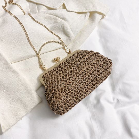 สีน้ำตาล