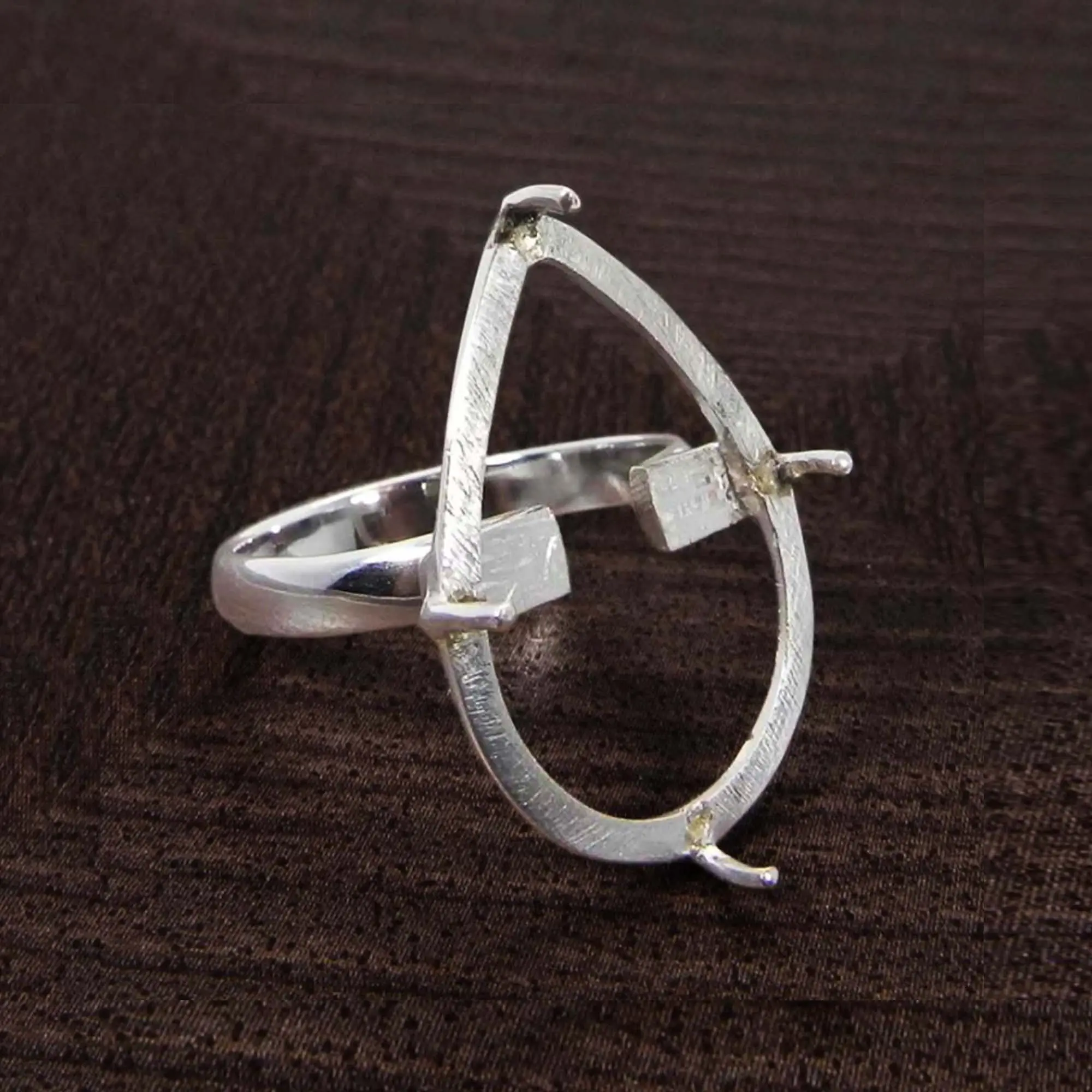 2024 nuovo anello di lunetta fusione Semi montaggio produttore 925 pietra in argento Sterling fai da te in metallo indiano pera di montaggio 4x6mm
