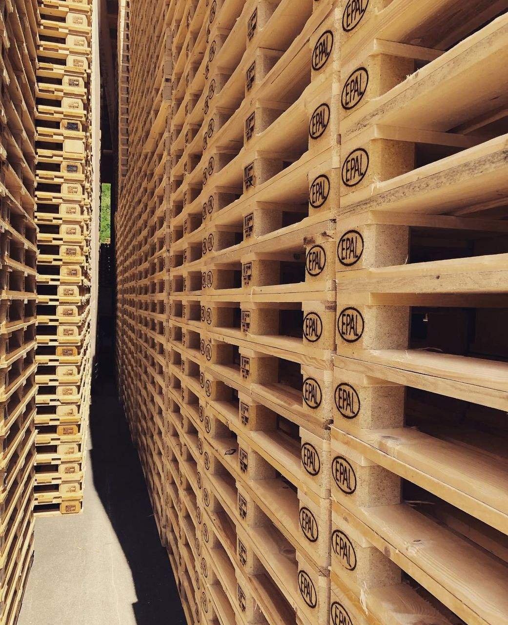 สีน้ำตาล