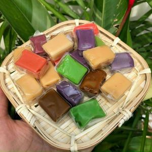 获得优质越南椰子糖果的最优惠价格，该糖果采用传统食谱制成，具有丰富而真实的味道。