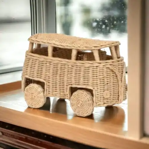 Prix de gros artisans rotin enfants voiture à bascule fait à la main écologique enfants jouet rotin camping-car van jouet pour les tout-petits