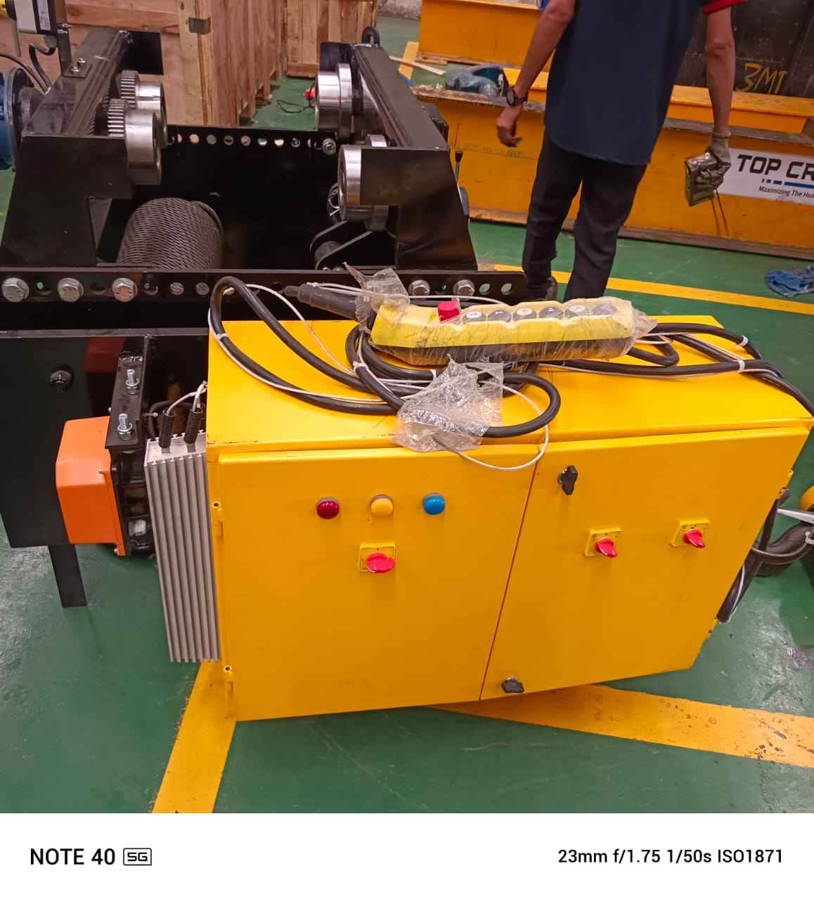 สีเหลือง