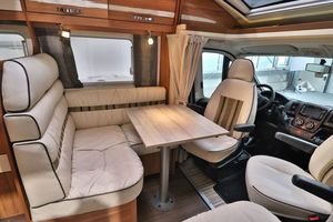 安いモーターホームRVキャンパー2014ユーラモービルテレストラ710