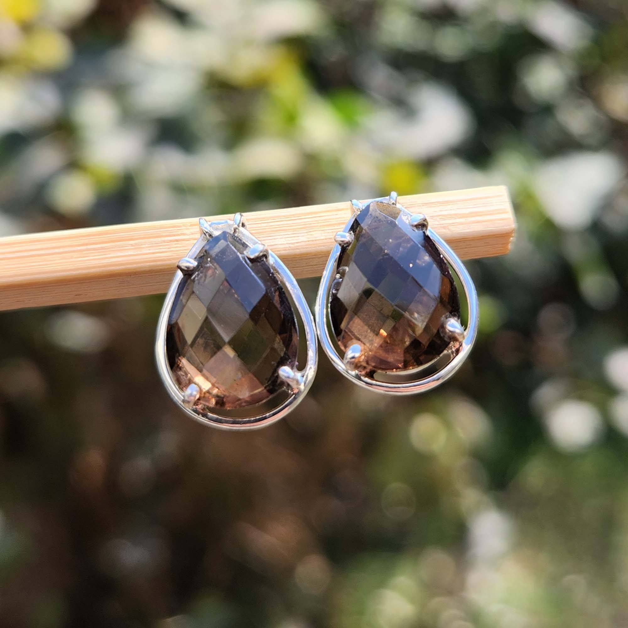 สีน้ำตาล