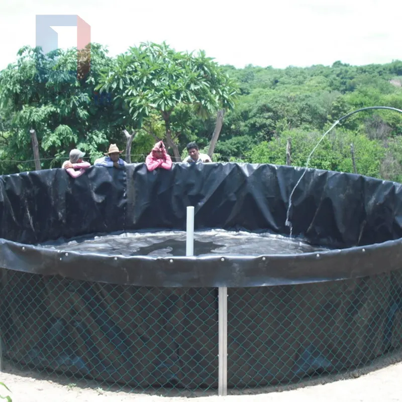 Tanque circular com pedaço de gemembrana preformado lago