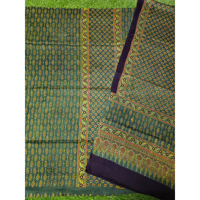 สีเขียว