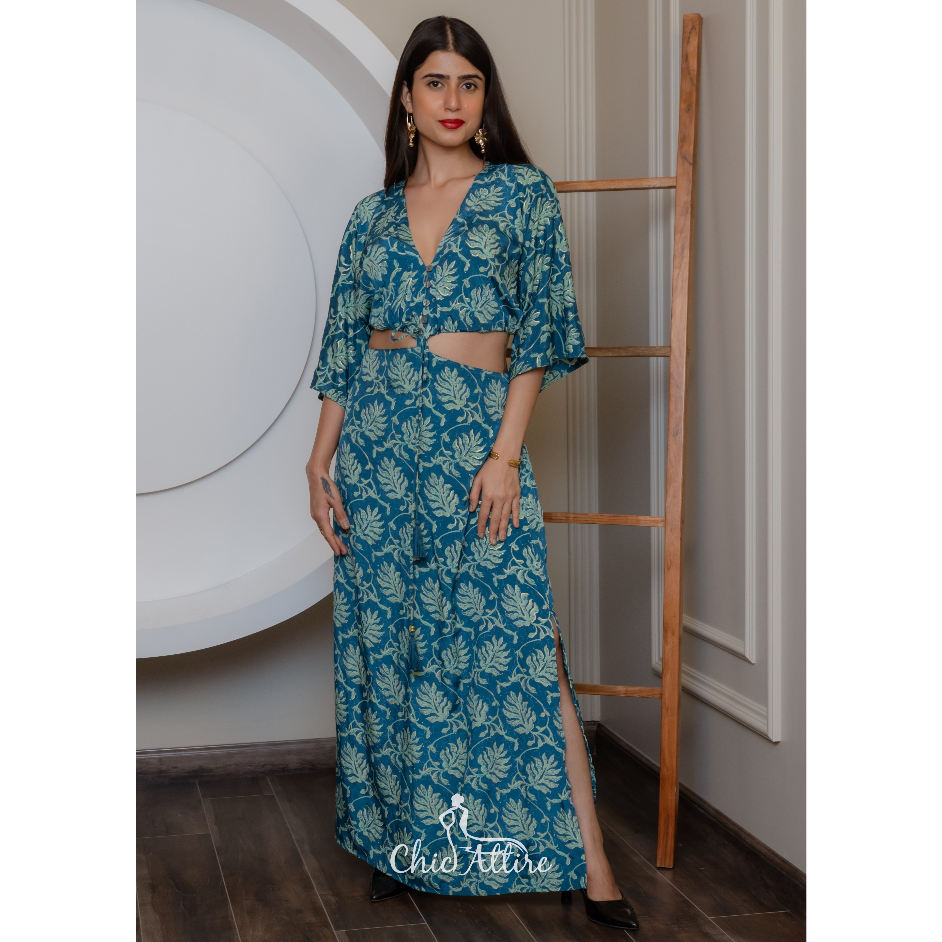 มีสีเขียวขุ่น