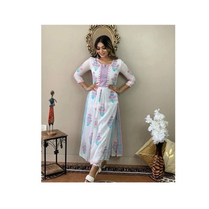 インドのサプライヤーからのオフィスおよび通常の着用のための需要の高い婦人服刺Embroidery作業クルティパンツ