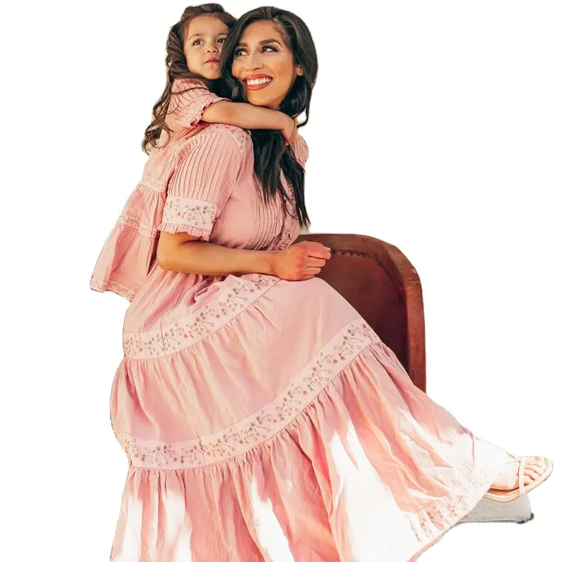 Familien passende Mutter und Tochter Kurzarm boden lang Designer Stickerei Langes Kleid