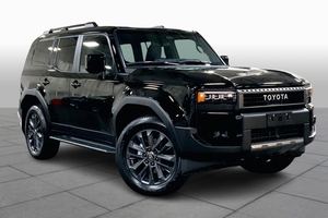 Temiz kullanılmış 2024 Toyota L a n d C r-u I s E R 4WD - Product Image 6
