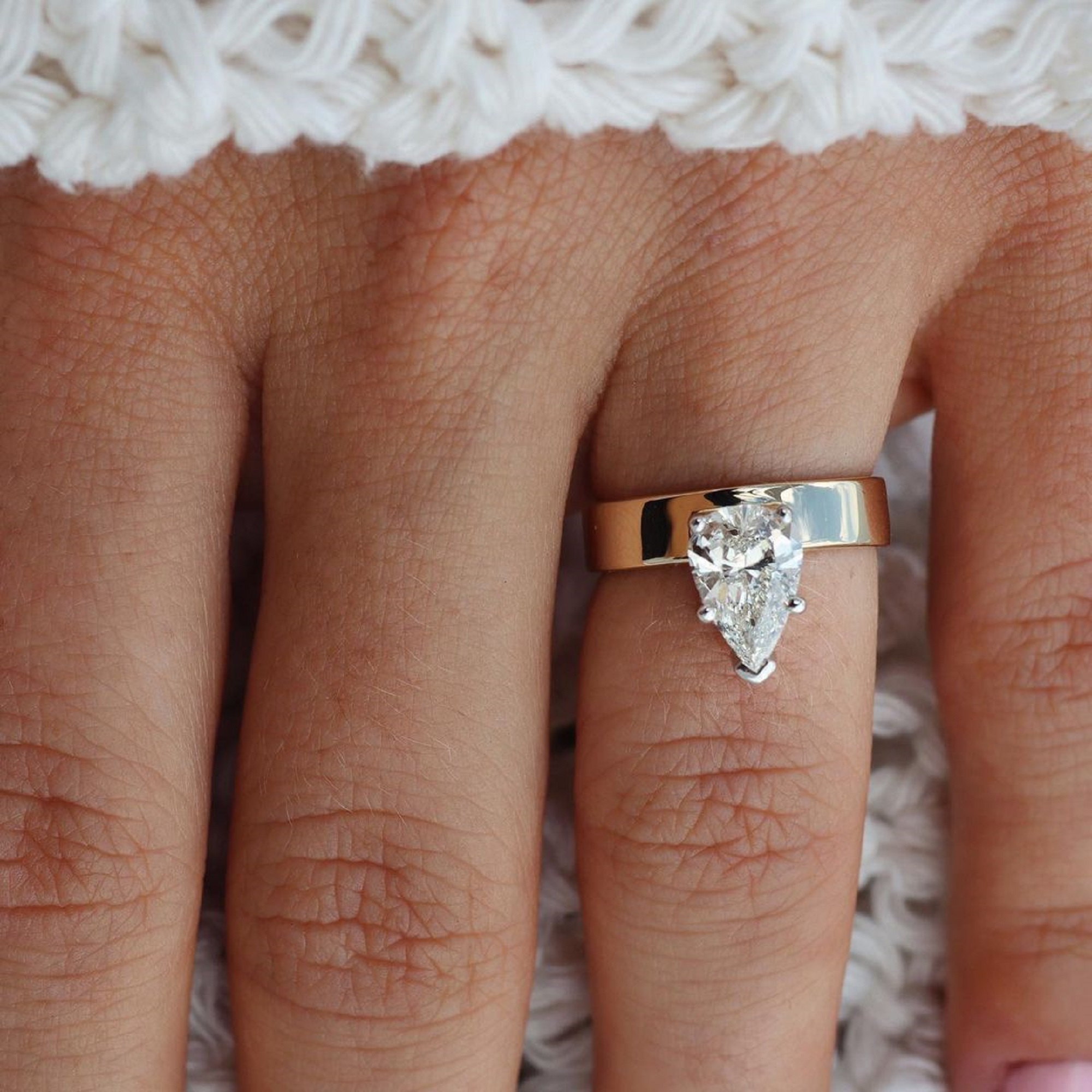 10K สีเหลืองทอง