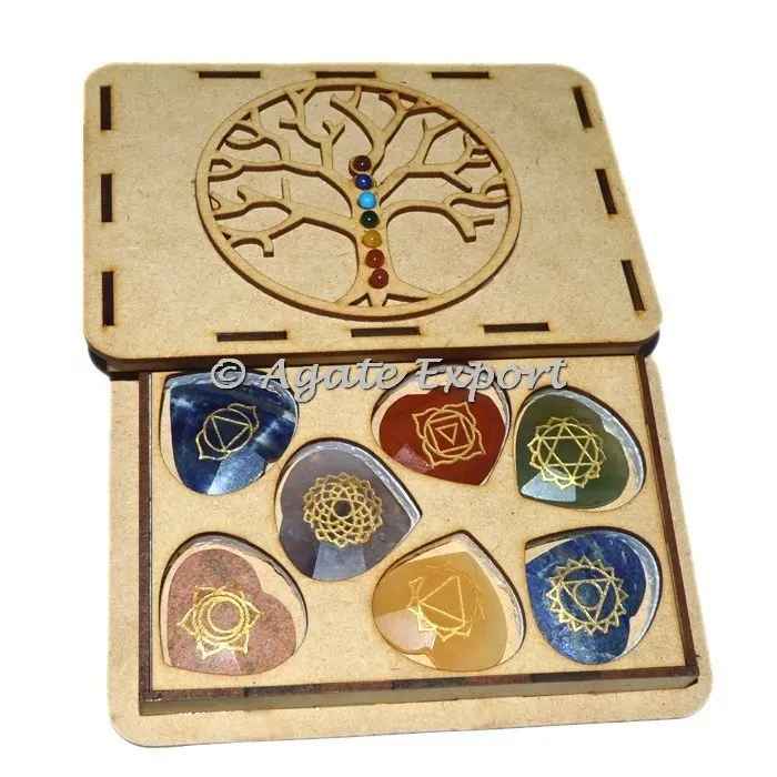 कण हीलिंग पत्थर दिल के आकार का पत्थर 7 चक्र सेट उपहार बॉक्स के लिए आध्यात्मिक संरेखण और चक्र संतुलन के साथ चिकित्सा बॉक्स