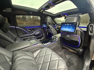 中古2023 Mer-ce-des- B-enz S-Class May-bach S 680 4MATIC AWD新品