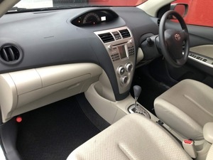 2010トヨタベルタ中古マニュアルギアFWDライトダークインテリアレザーシートクルーズコントロールガソリン & ガス燃料R15タイヤサイズ