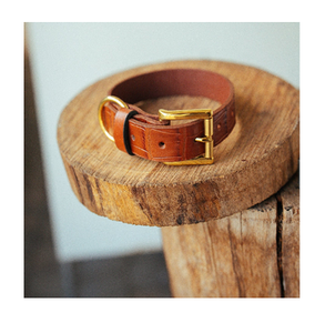 Collar de perro personalizado con estampado de cocodrilo en relieve de cuero tostado de 30mm con diseño sólido de diseño sólido - Product Image 1