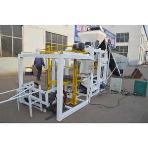 Máquina de fabricación de bloques con caja controladora, tolva transportadora de cinta mezcladora - Product Image 3