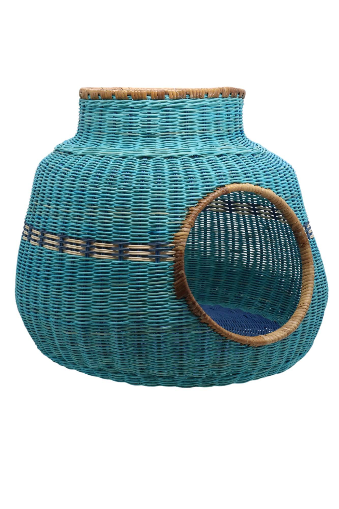 สีฟ้าอมเขียว/เขียว (สีหลัก) และหวายธรรมชาติ (สีเน้น)