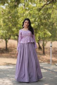 インドのサプライヤーからの結婚式の機会のためのシーケンスワーク女性LehengaCholiと良質のファッショナブルな刺Embroidery
