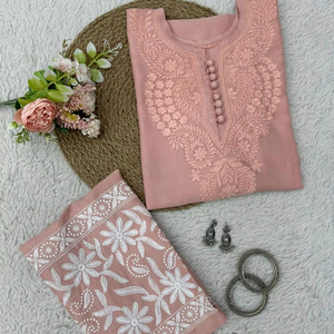 Hermoso traje de diseñador con interior y pent-dupatta con trabajo de hilo