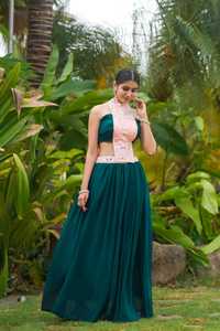 デザイナー2025年夏のプレタポルテクロップトップLehenga Choliパーティーの機会にセット