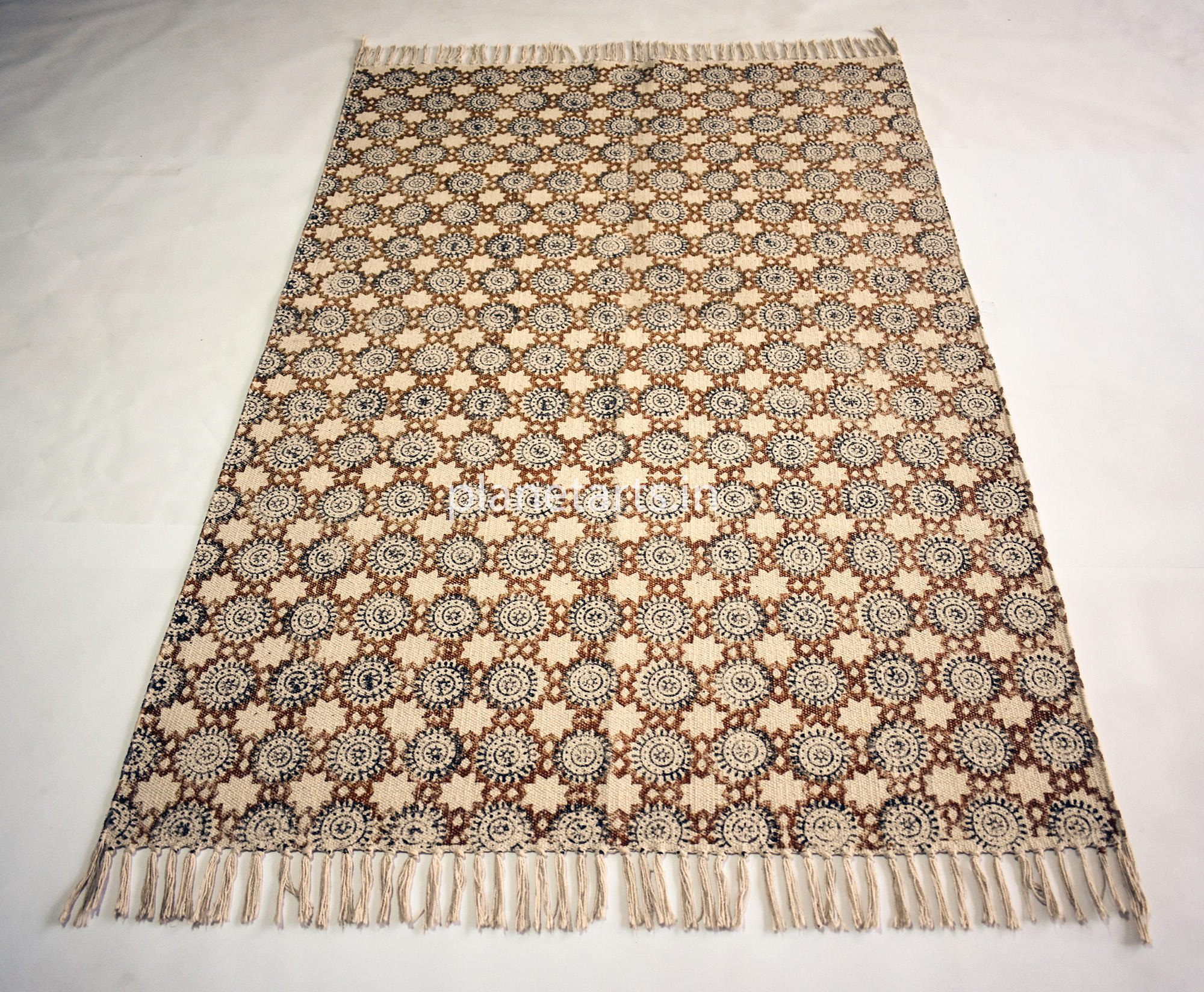 สีน้ำตาล