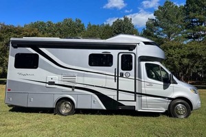 CLEAN 2021 Merce-des-Ben-Z Sprinter 4500 Tiffin Wayfarer 25QWモーターホーム出荷準備完了