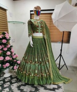 Karmaşık el, özel günler iç<span class=keywords><strong>in</strong></span> Lehenga Choli çalıştı.