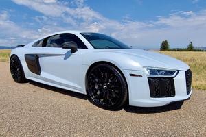 2017 audi r8 v10 בתוספת קופה 610hp עם מושבי גג מעור מנוע 4l בשימוש במכונית עם ~ <span class=keywords><strong>14</strong></span>,000 מיילים