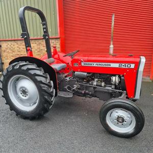 マッセイファーガソン240自動ホイールトラクター20HP-100HPロングサービス寿命2WD 4WDオプションエンジンモーターポンプギアボックス