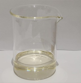 Jaune pâle à jaunâtre