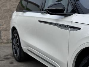Kullanılmış 2024 L I n c O l n nautil-us rezerv AWD - Product Image 3