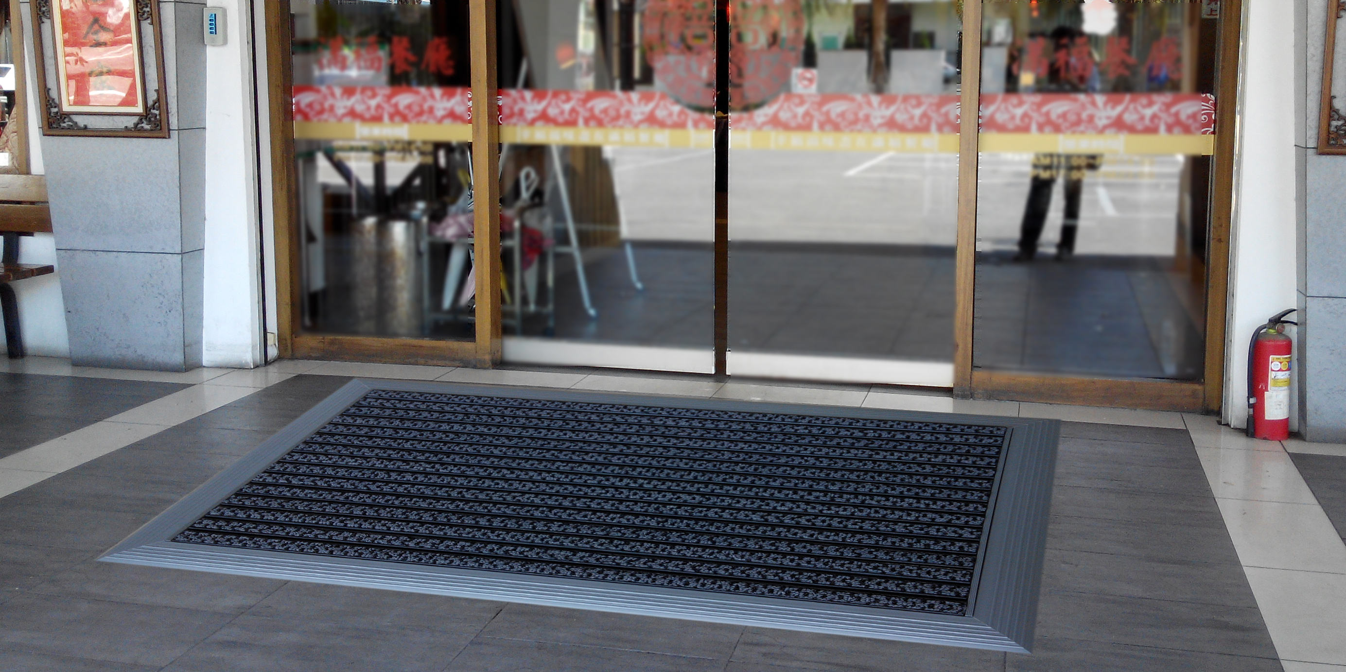 สีเทาเข้ม